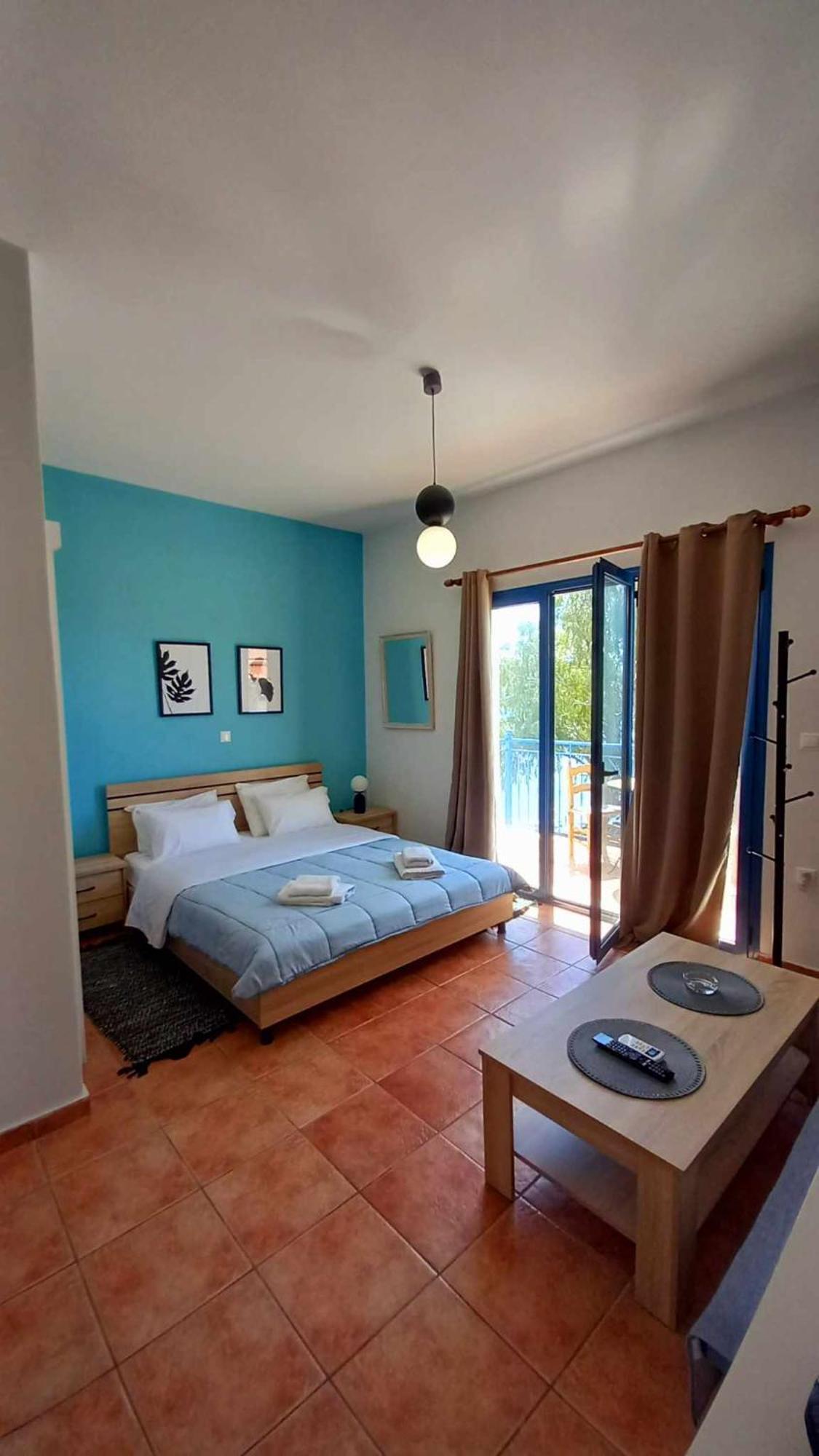 Στούντιο Με Θέα Τη Θάλασσα Apartment Itea Exterior foto